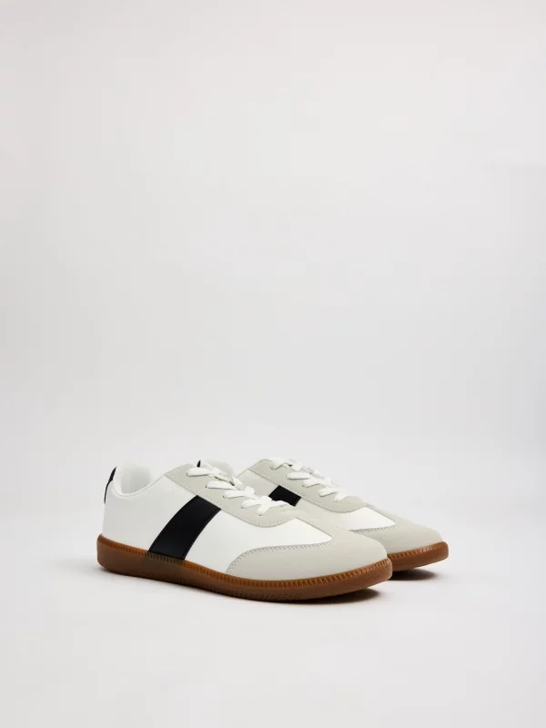 White retro low-top sneakers white 45º front view