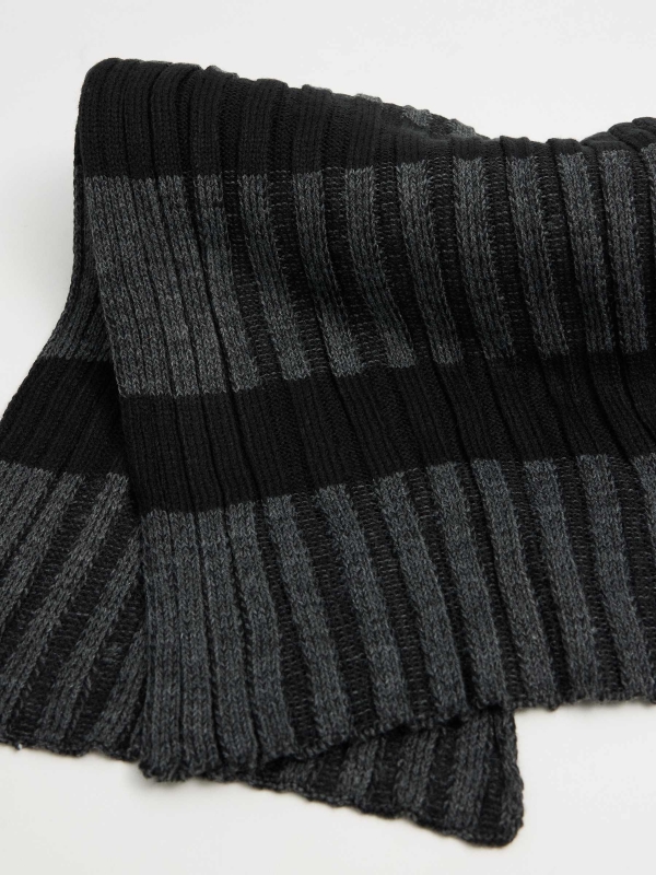 Striped scarf black detail view