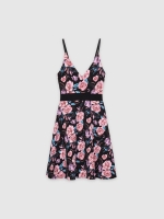 %Pto% Vestido corto estampado cinturilla negro vista frontal