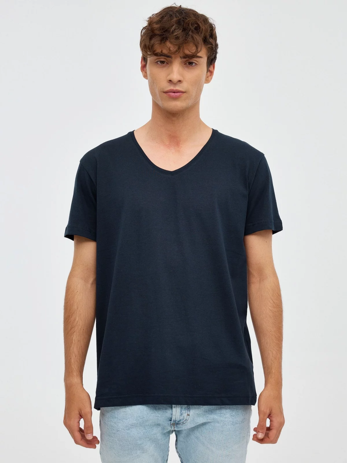 Camiseta básica cuello pico