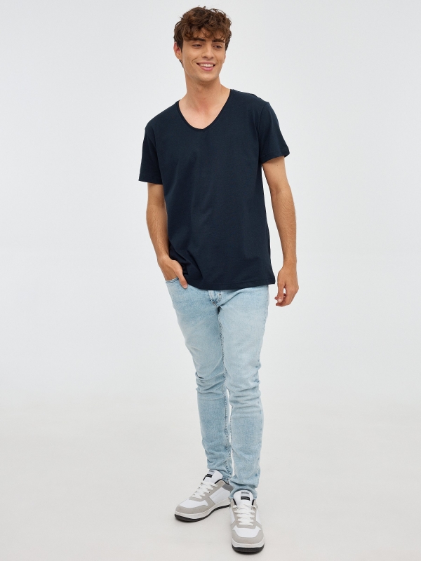 Basic V-neck T-shirt blue general front view