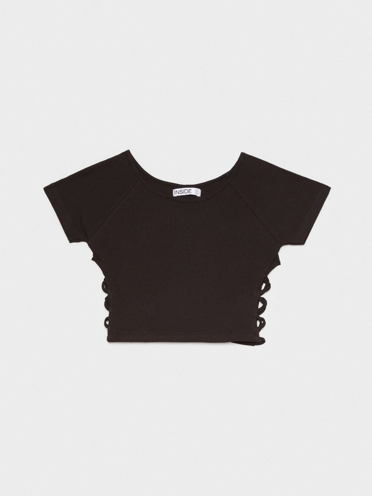 Crop top com cut out preto vista detalhe