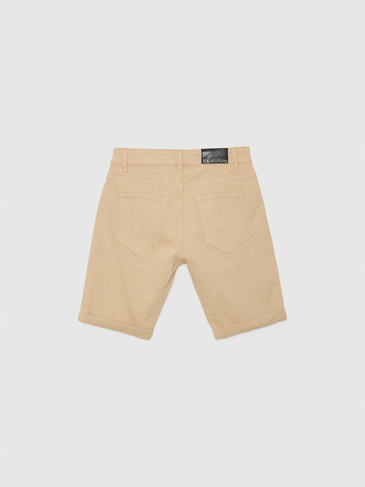 Coloured denim shorts beige detail view