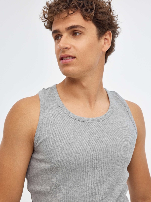 Camiseta básica espalda nadadora gris vista detalle