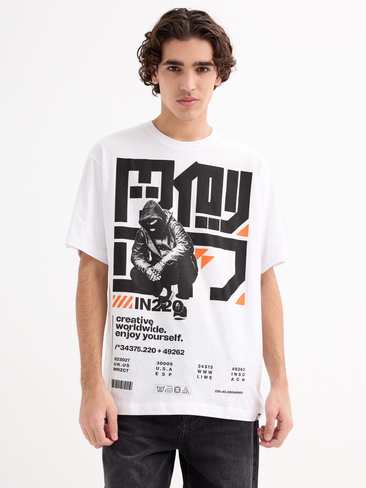 Camiseta oversized print japonés blanco vista media frontal