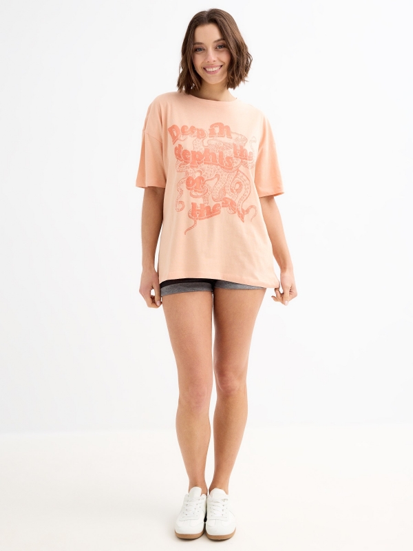 Camiseta oversized estampada melocotón vista general frontal