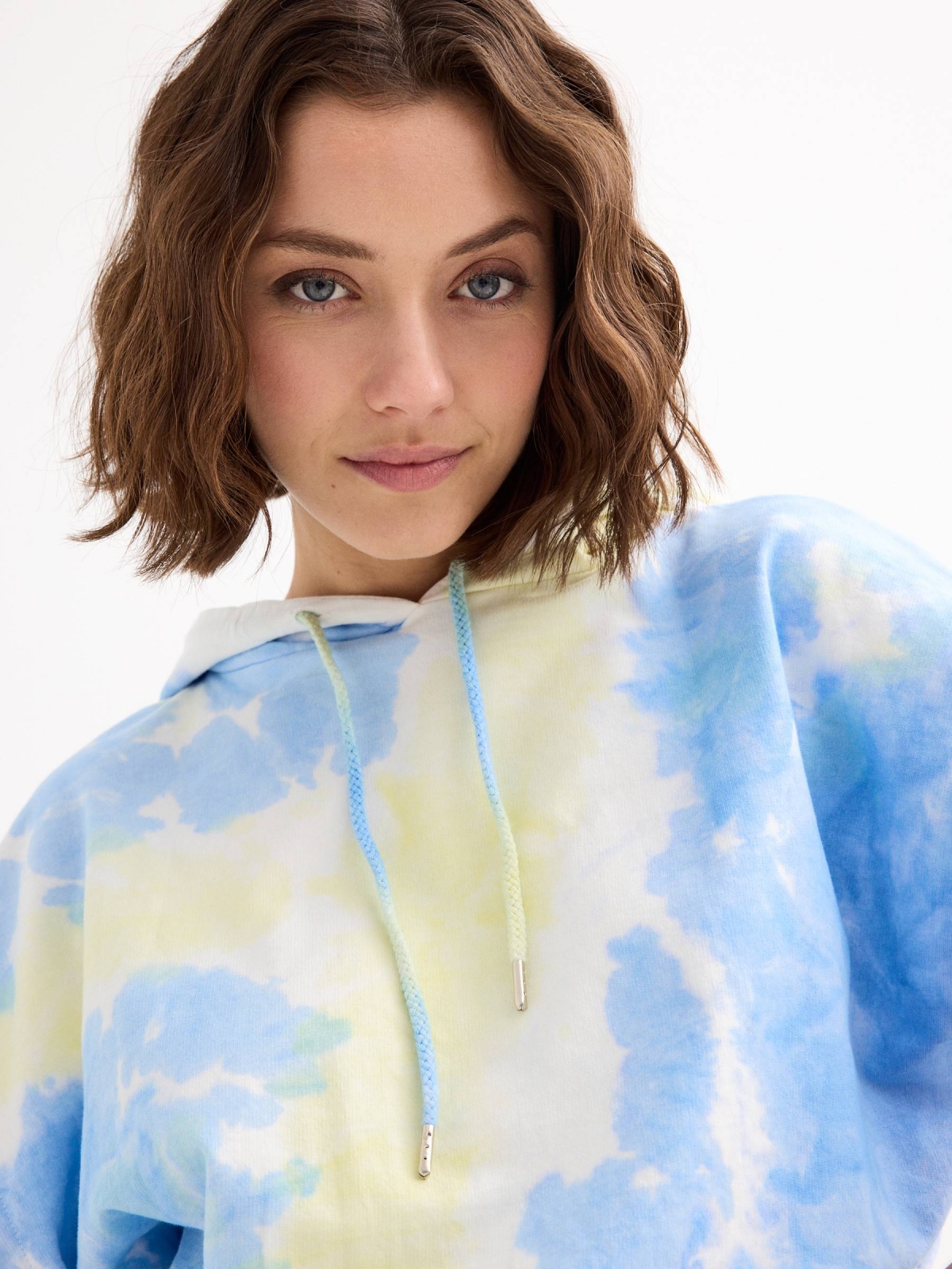 Tie&dye hooded sweatshirt blue/white detail view