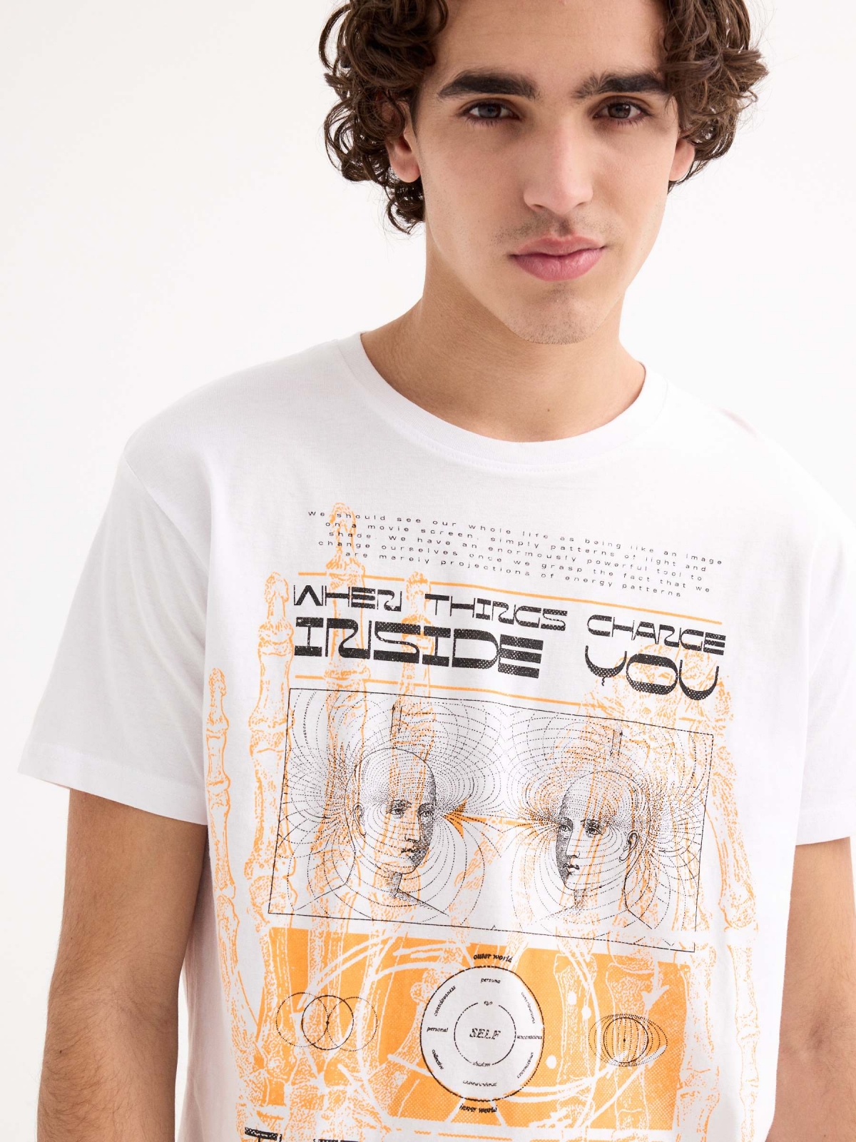 Camiseta estampado metaverso blanco vista detalle