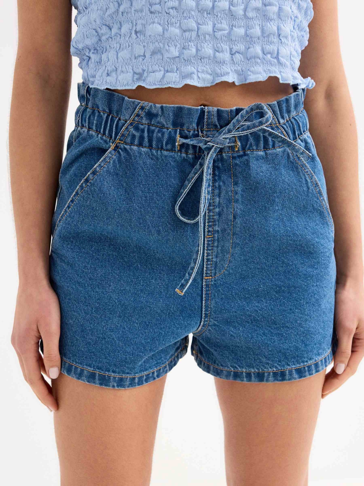 Baggy denim shorts with elastic waist dark blue front detail view