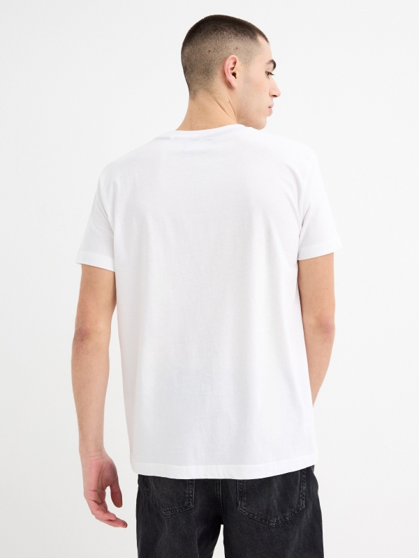 T-shirt preta estilo japonês branco vista meia traseira