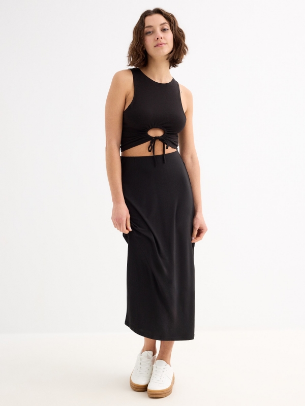 Crop top cut out preto vista geral frontal