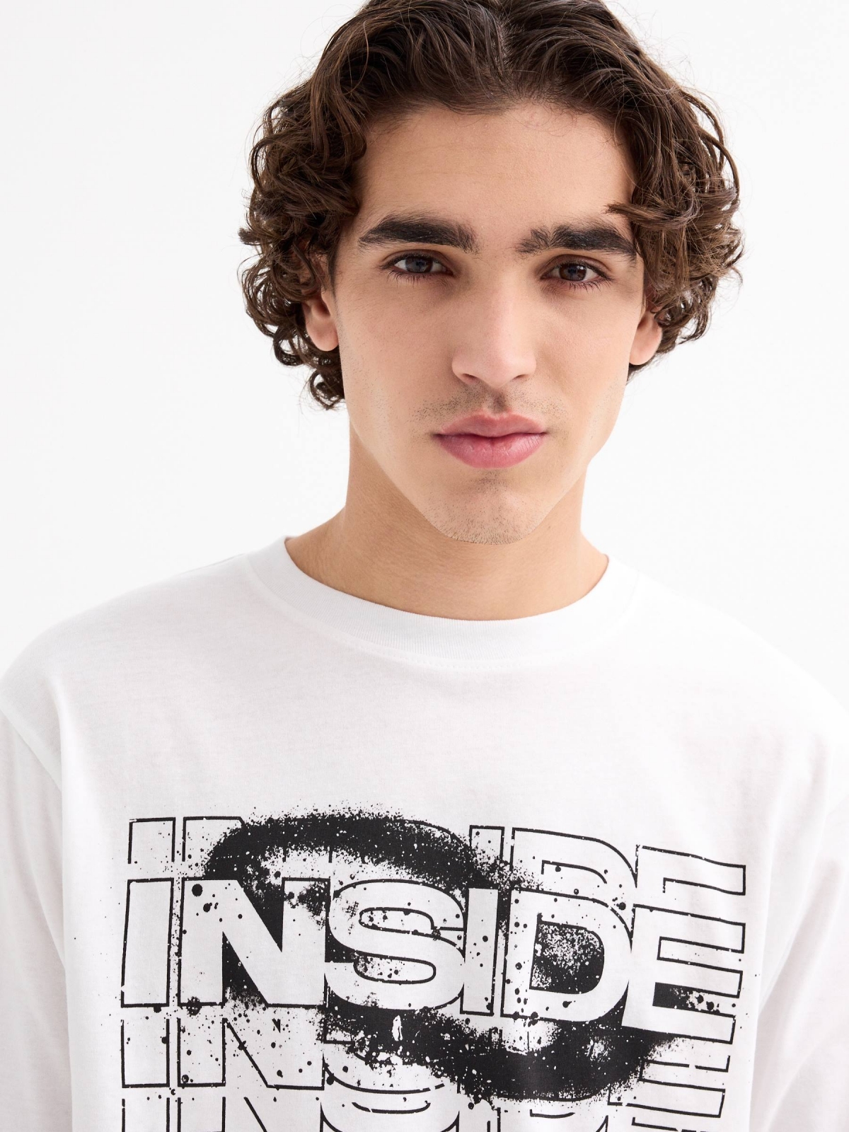 T-shirt normal INSIDE branco vista detalhe