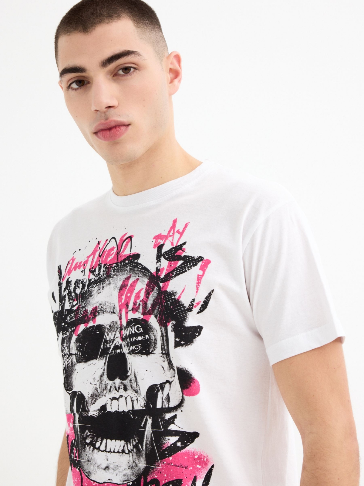 Skull T-shirt white detail view