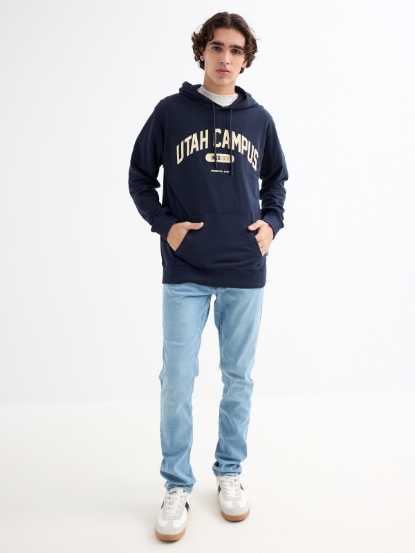 Sweatshirt universitária azul marinho vista geral frontal