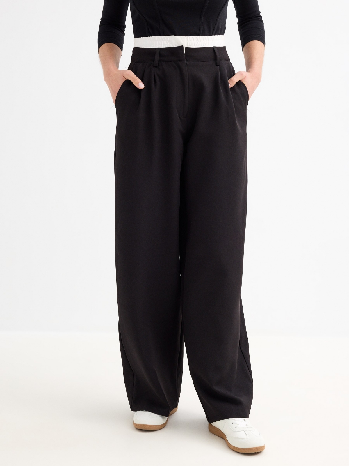 Ruffled waistband Tailoring  pants black middle front view