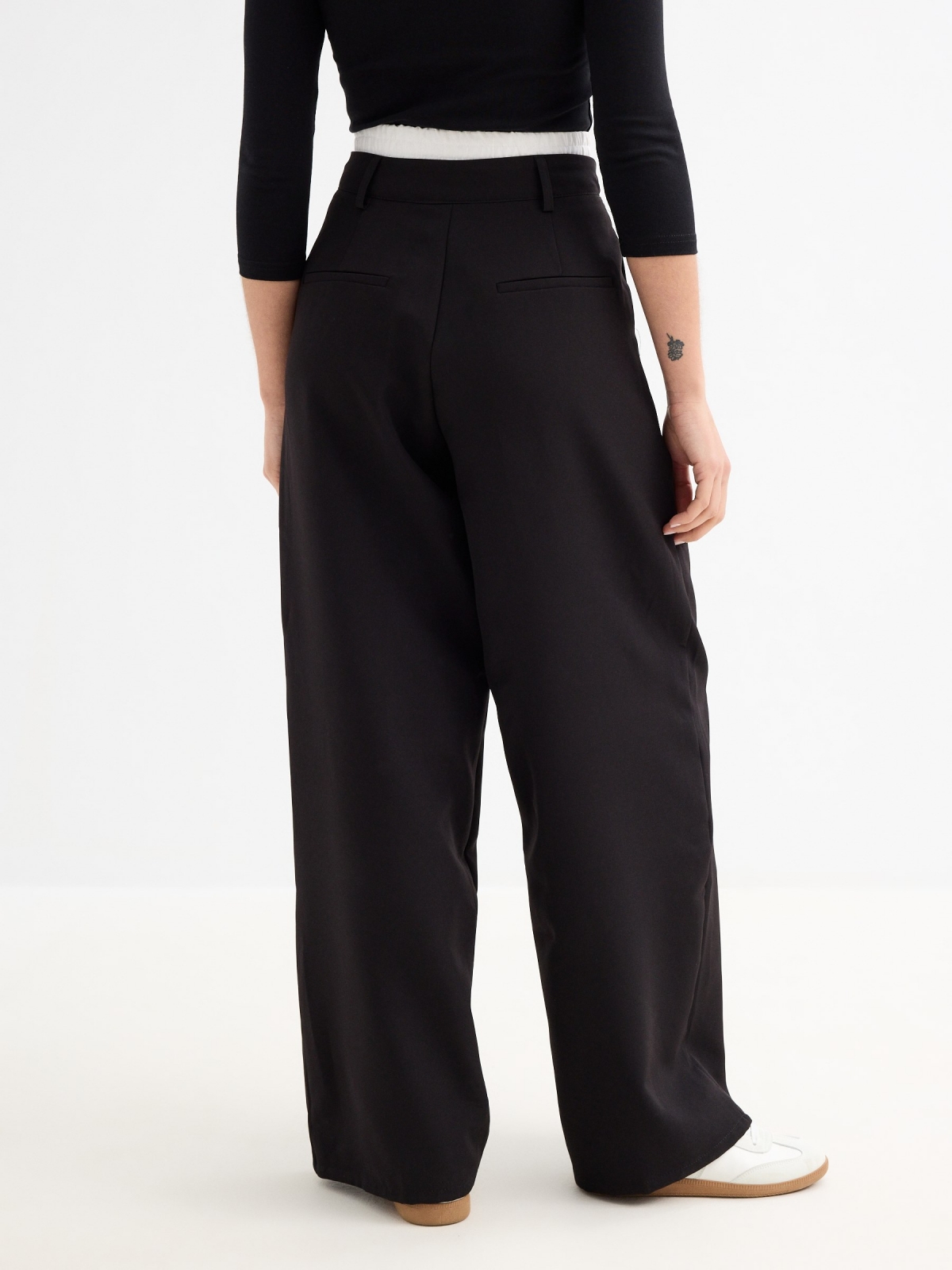 Ruffled waistband Tailoring  pants black middle back view