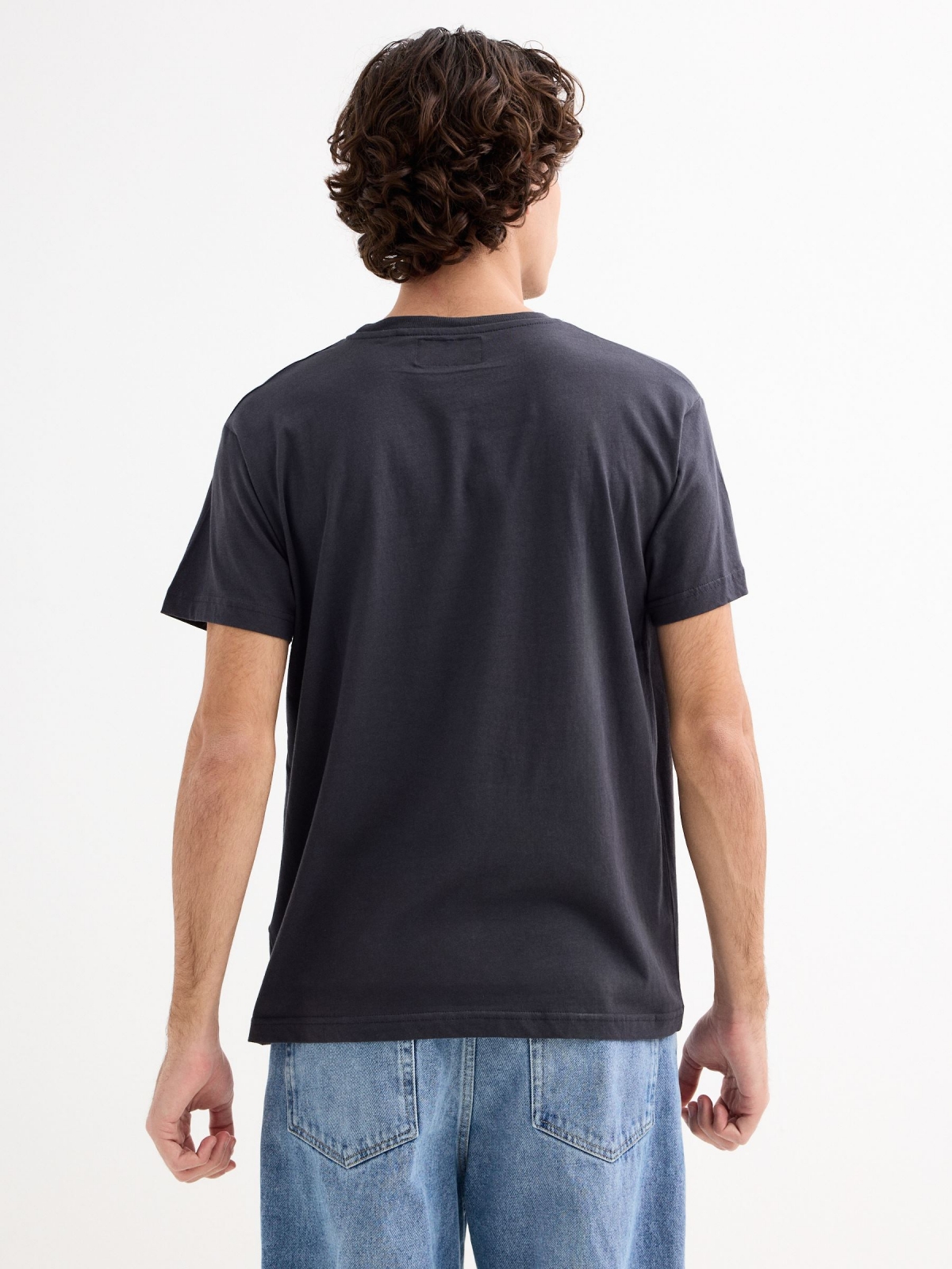 Camiseta Forever Rock gris oscuro vista media trasera