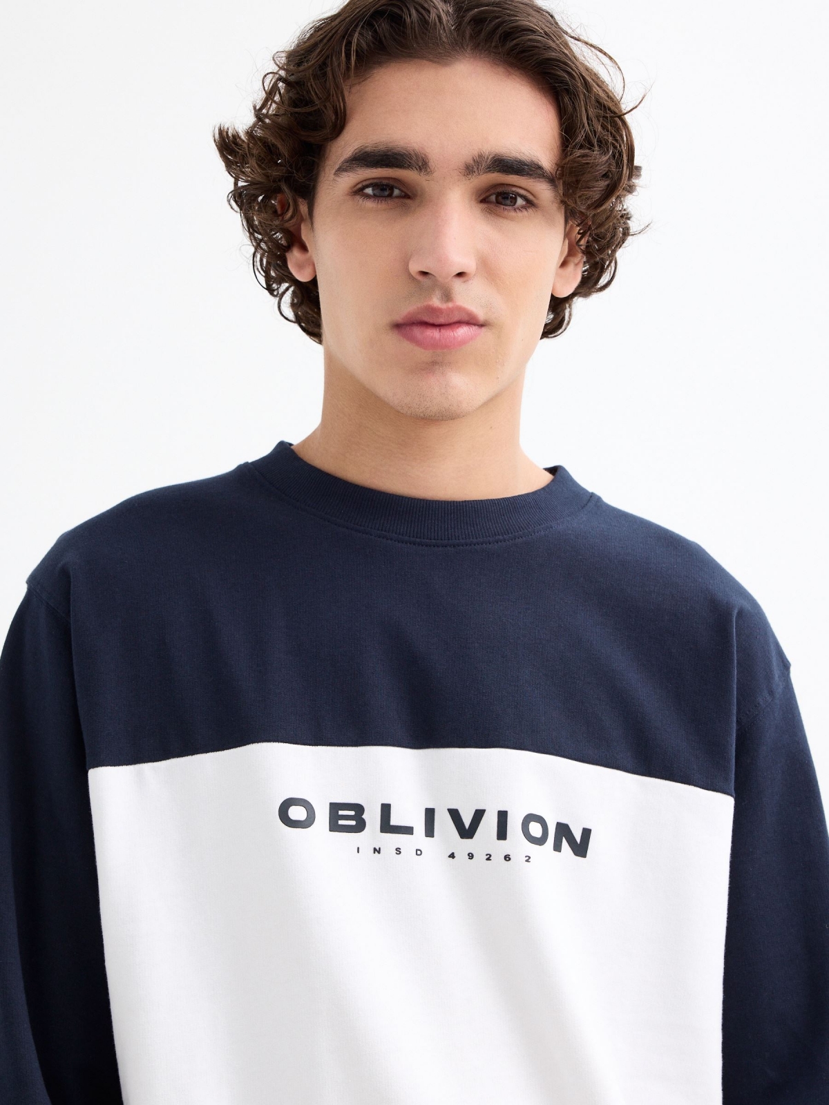 Bicolour sweatshirt navy detail view