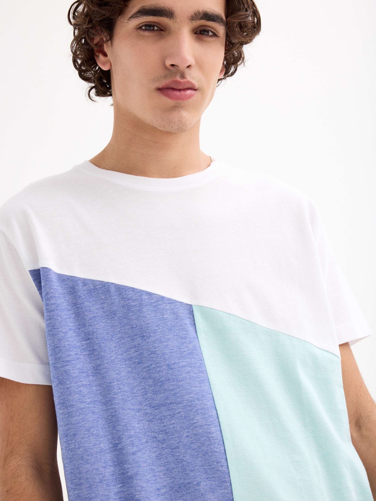 Asymmetric colour block t-shirt white detail view