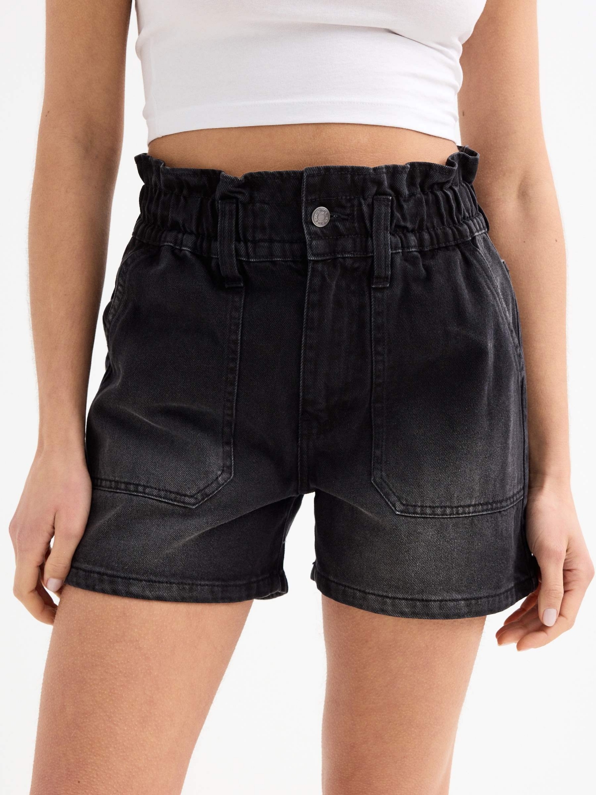 Baggy denim short black front detail view