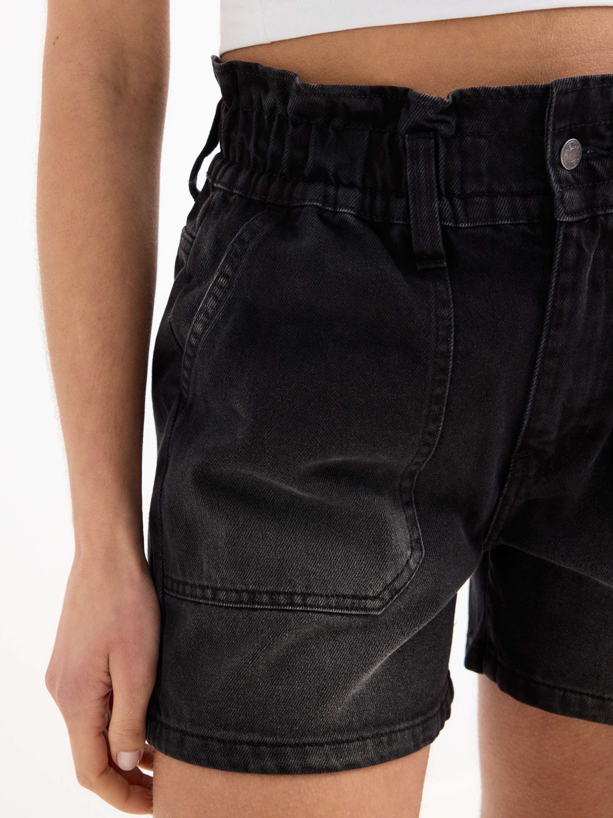 Short denim baggy negro vista detalle