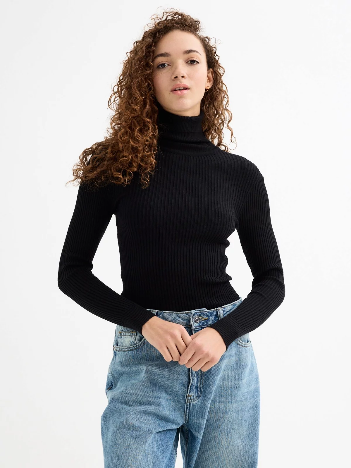 Camisola de gola alta básica preto vista meia frontal