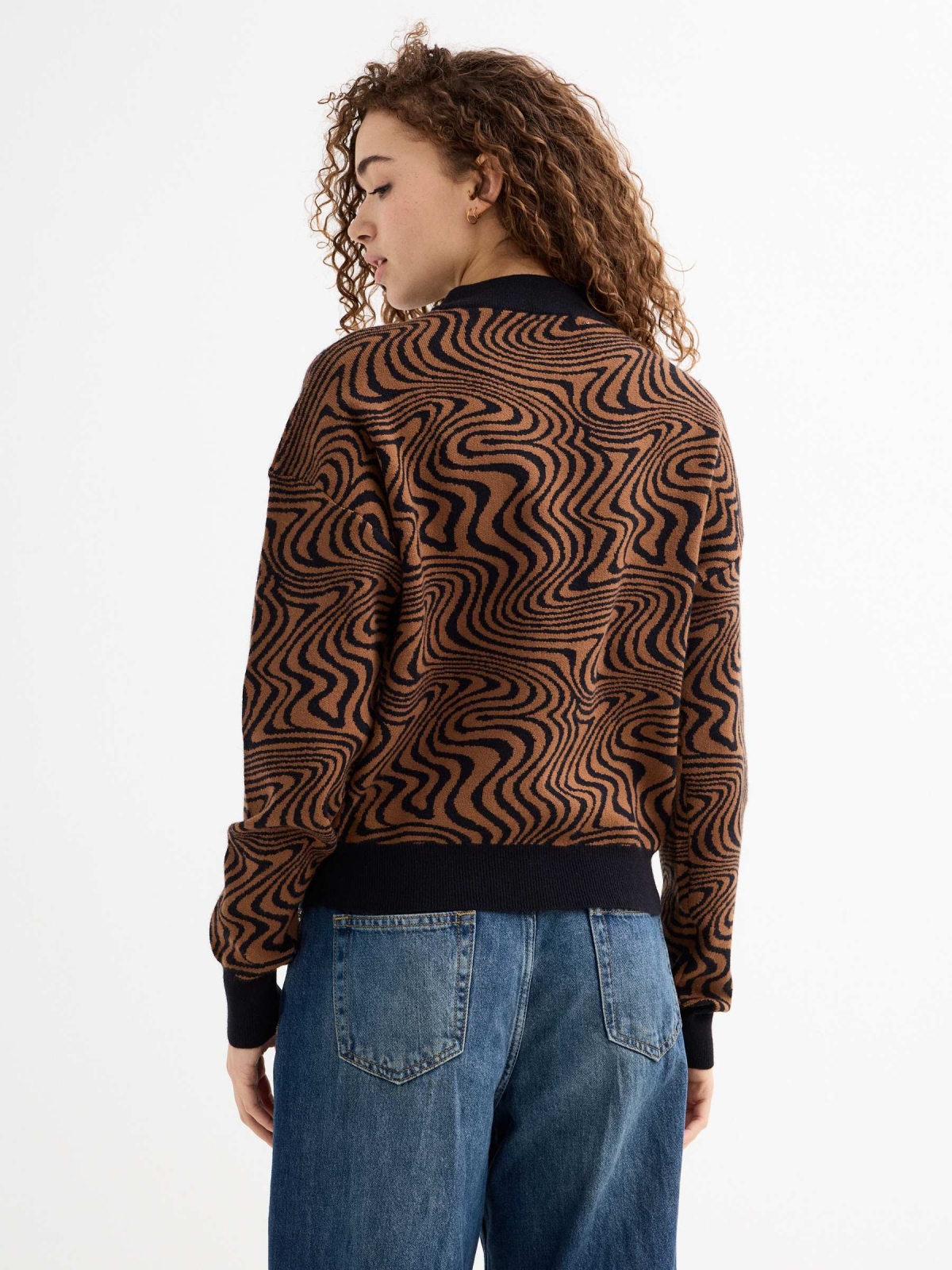 Psychedelic perkin neck jersey brown middle back view