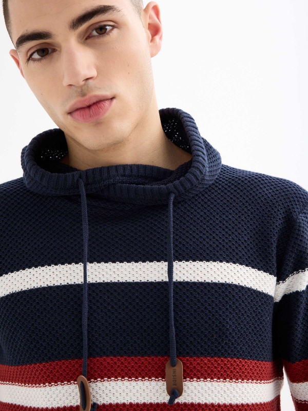 Pullover collar stripes off white detail view