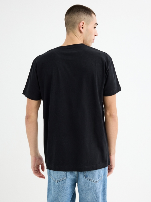 Camiseta manga corta estampado oriental negro vista media trasera