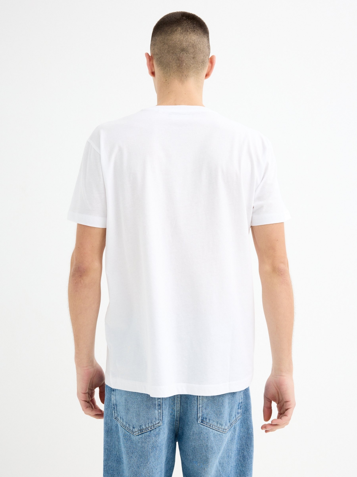 Camiseta de manga curta com estampa oriental branco vista meia traseira