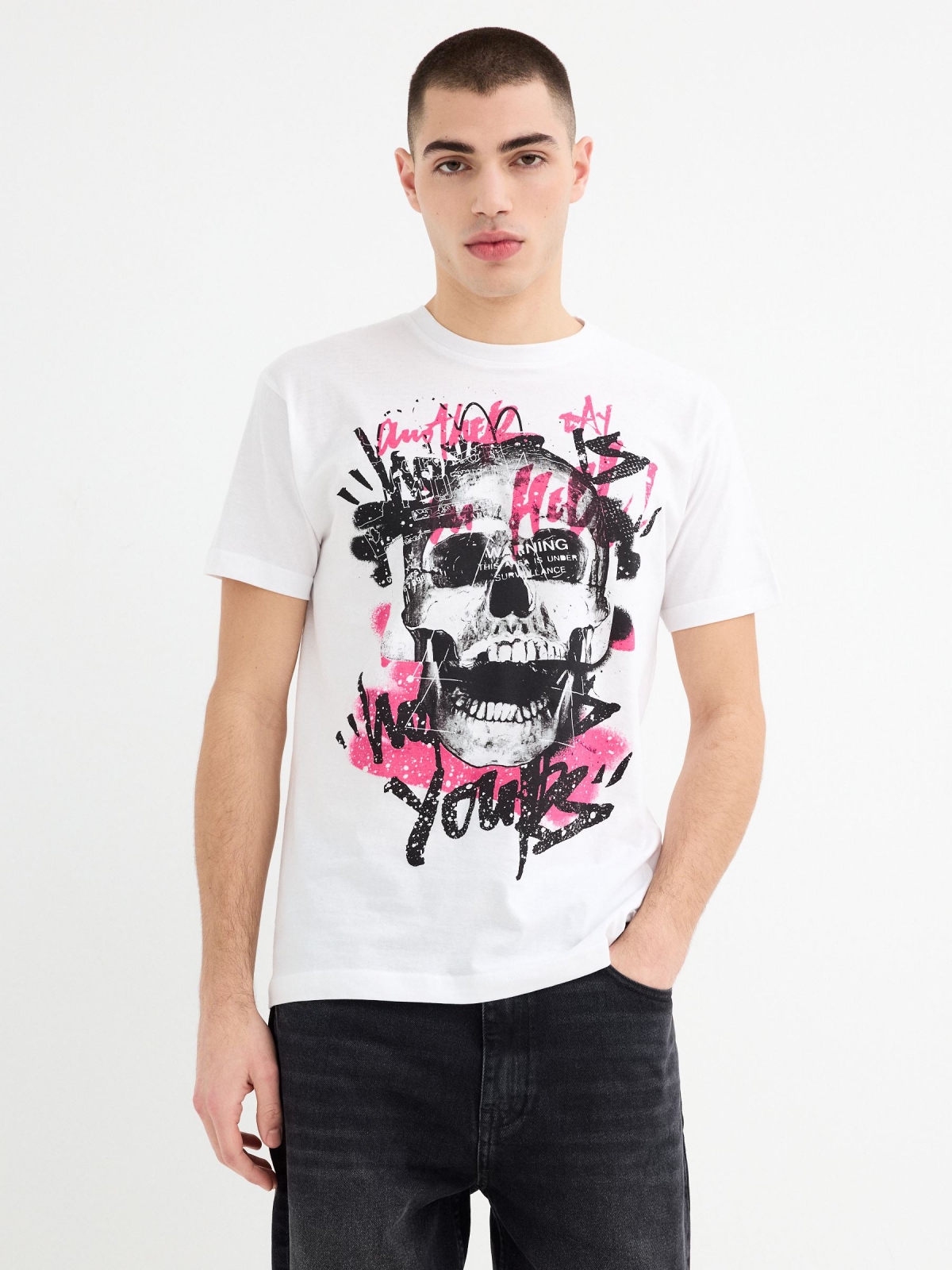 Skull T-shirt white middle front view