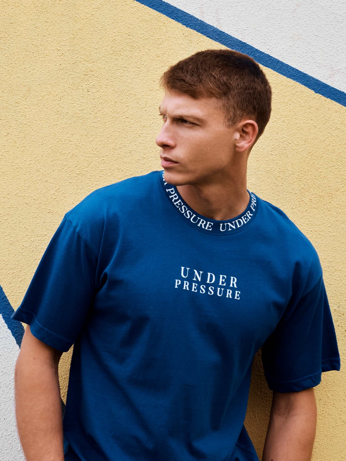 %New% Camiseta under pressure azul eléctrico