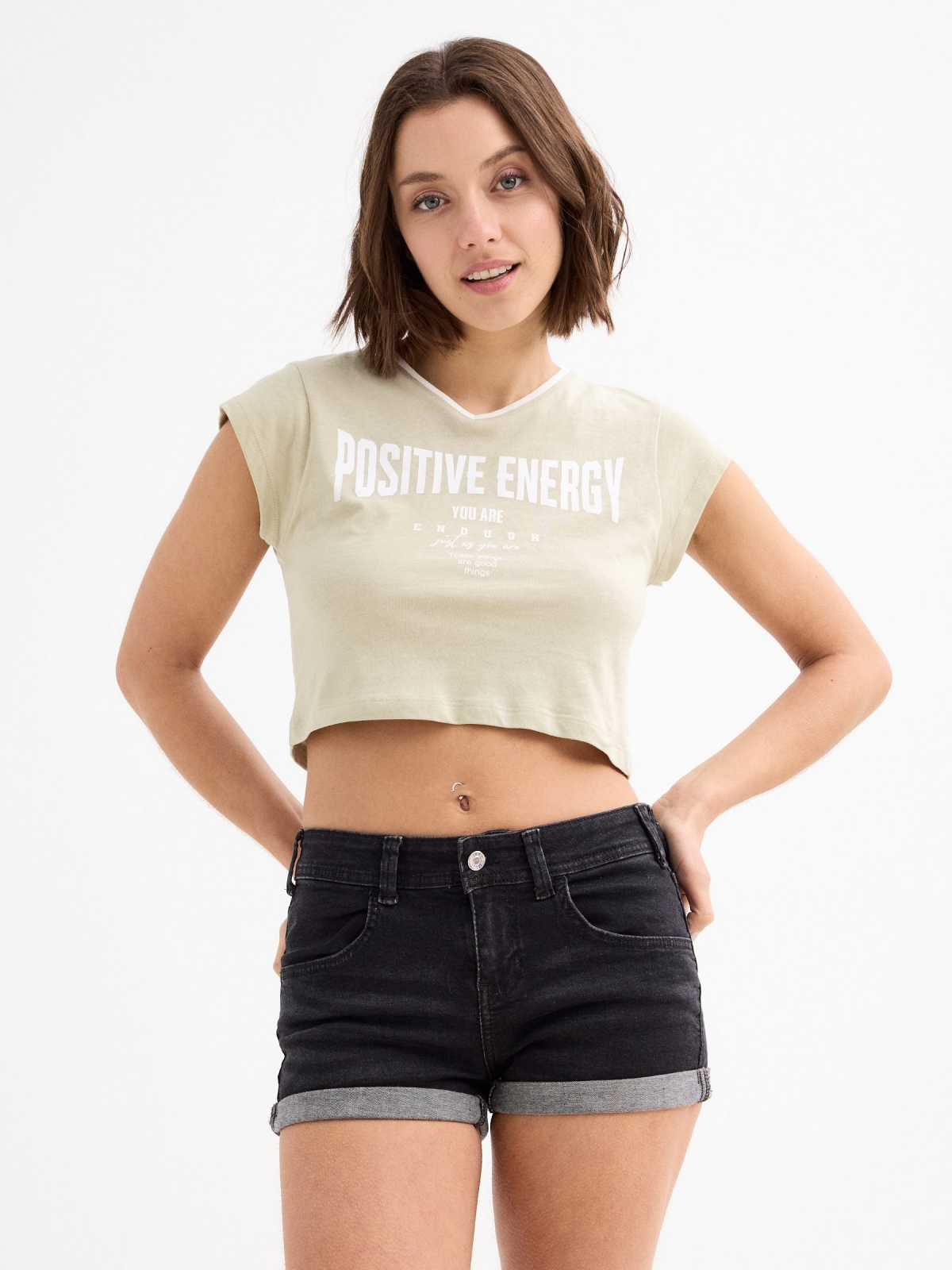 Camiseta Positive Energy verde grisáceo vista media frontal