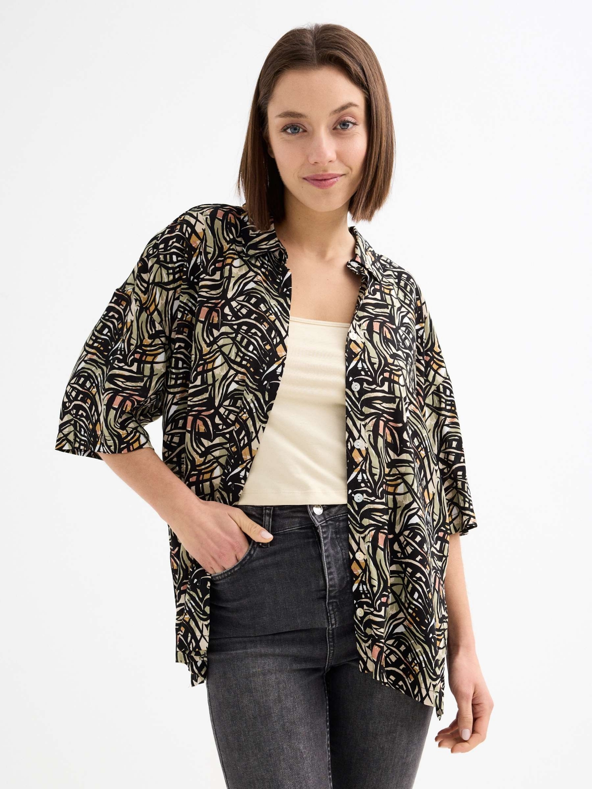 Camisa estampada oversize multicolorido vista meia frontal