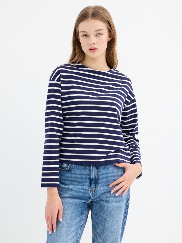 Long sleeve striped shirt navy middle front view