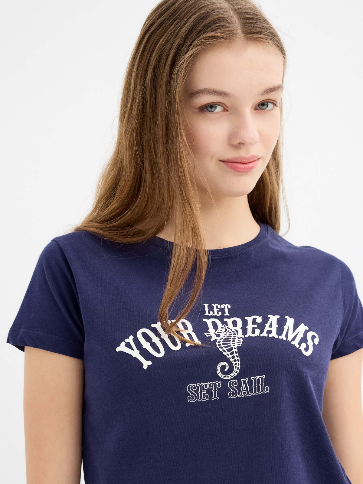 Camiseta manga corta Let Your Dreams azul marino vista detalle