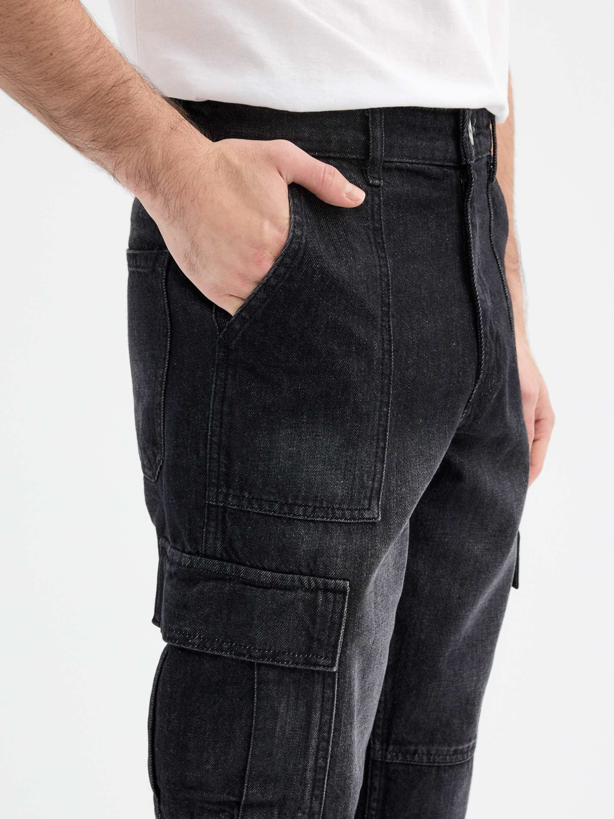 Blue multi-pocket cargo jeans black detail view