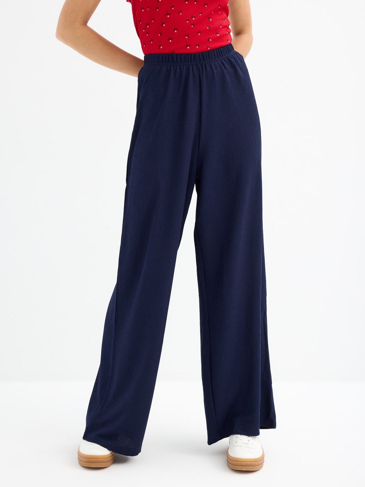 Fluid texture pants navy middle front view