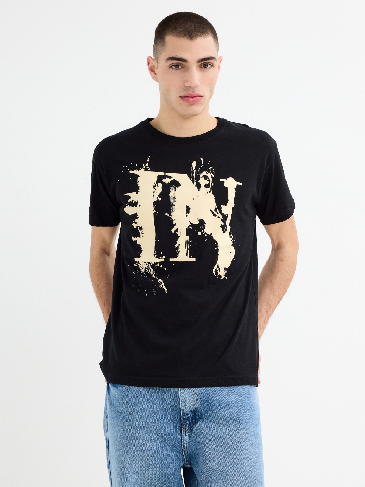 Camiseta manga curta estampada Inside preto vista meia frontal