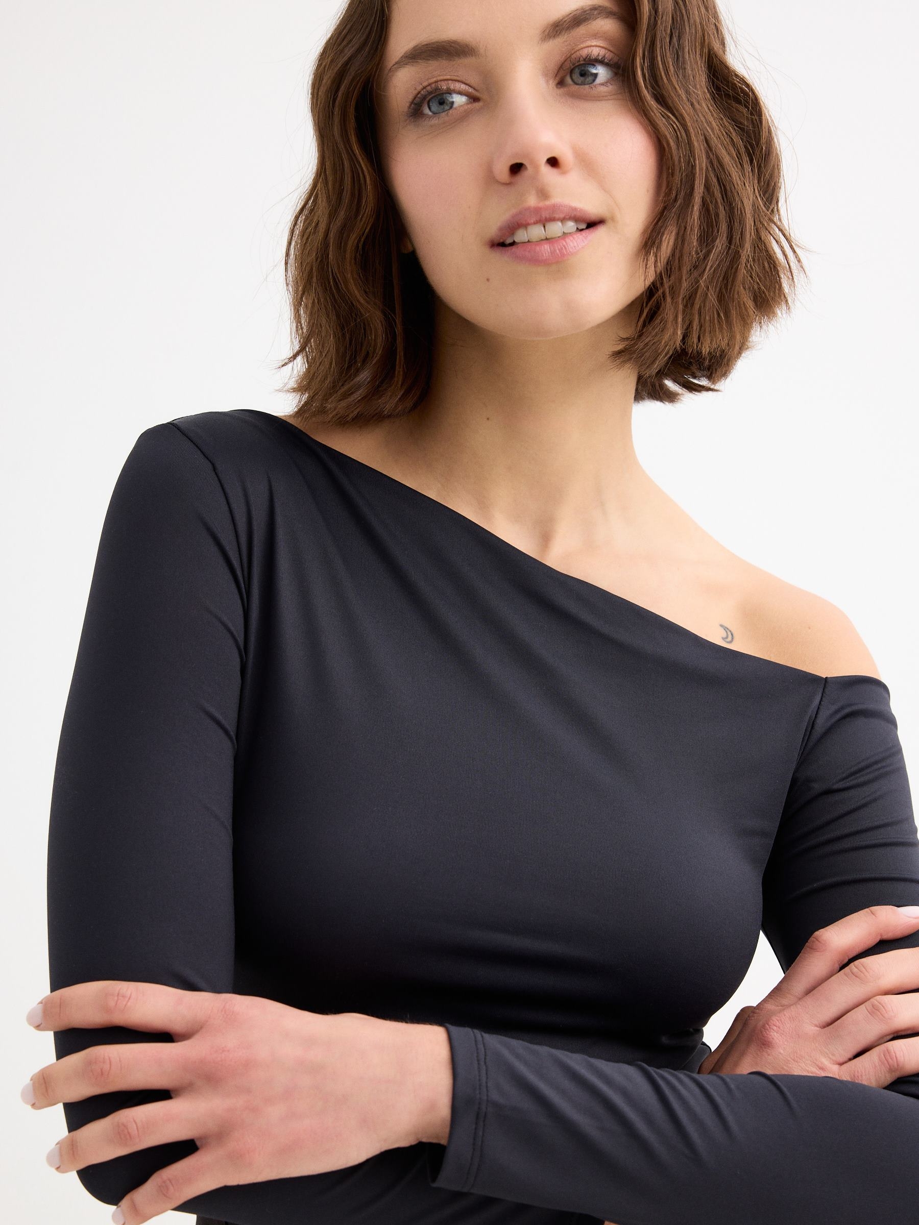 Long sleeve draped neck shirt black middle front view
