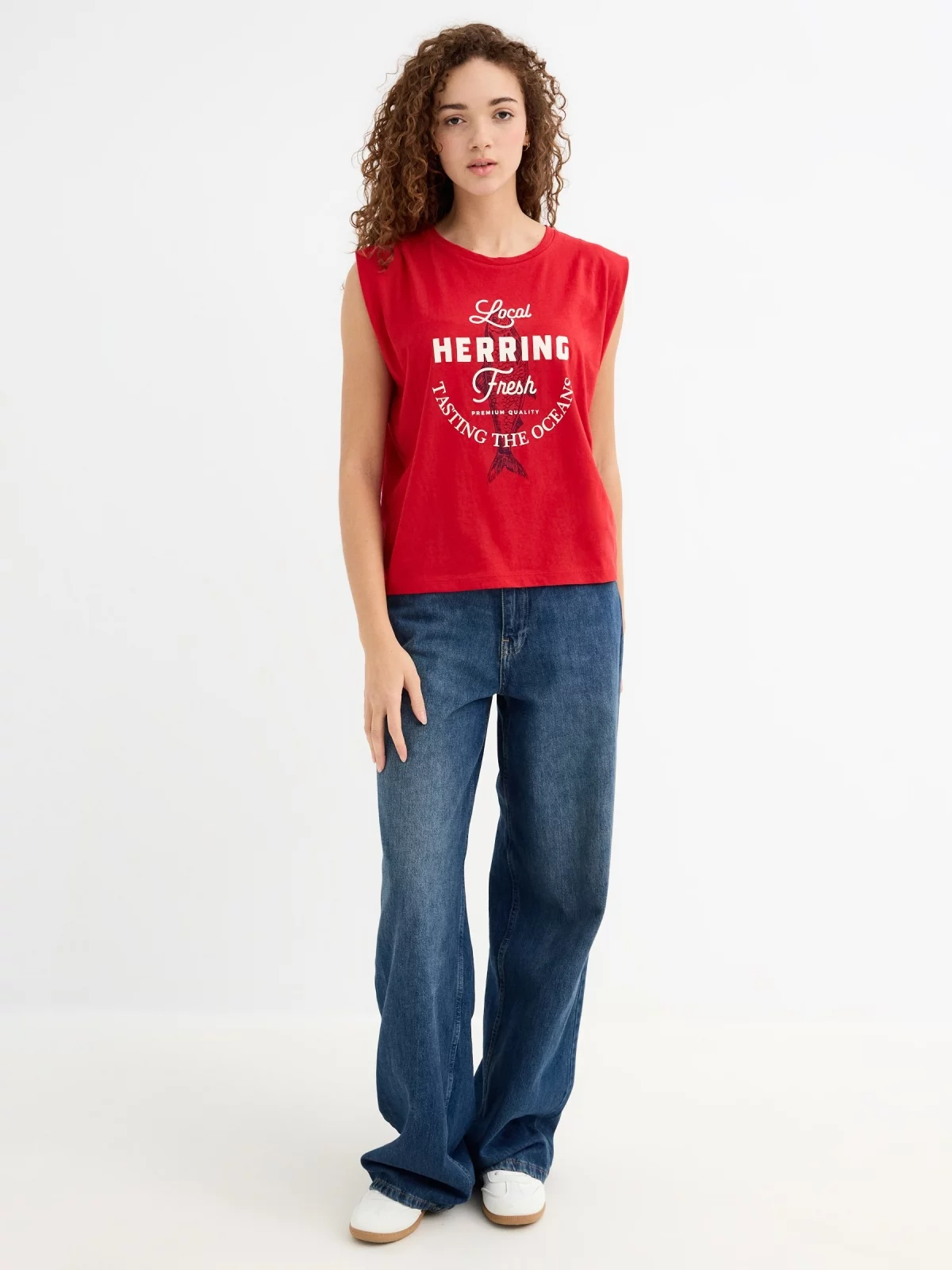 Sleeveless printed shirt carmine general front view