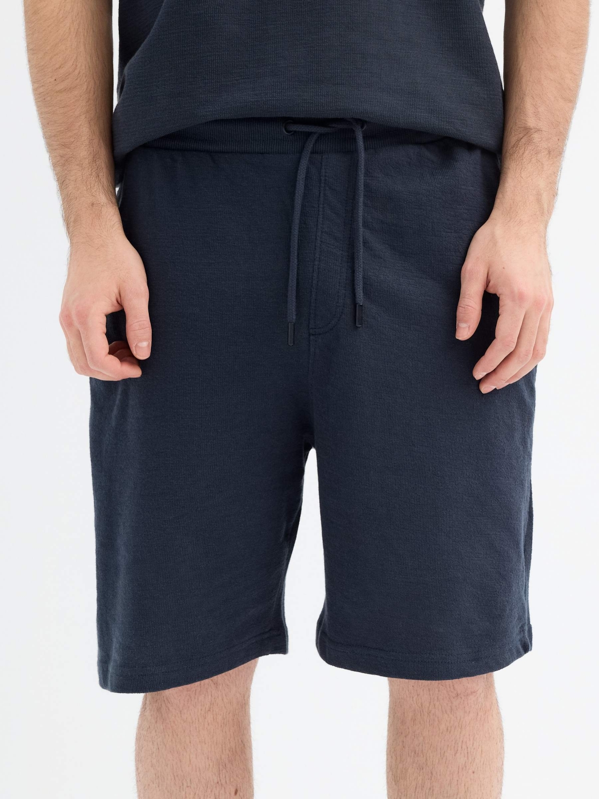 Bermudas tecido jersey azul marinho vista detalhe frontal