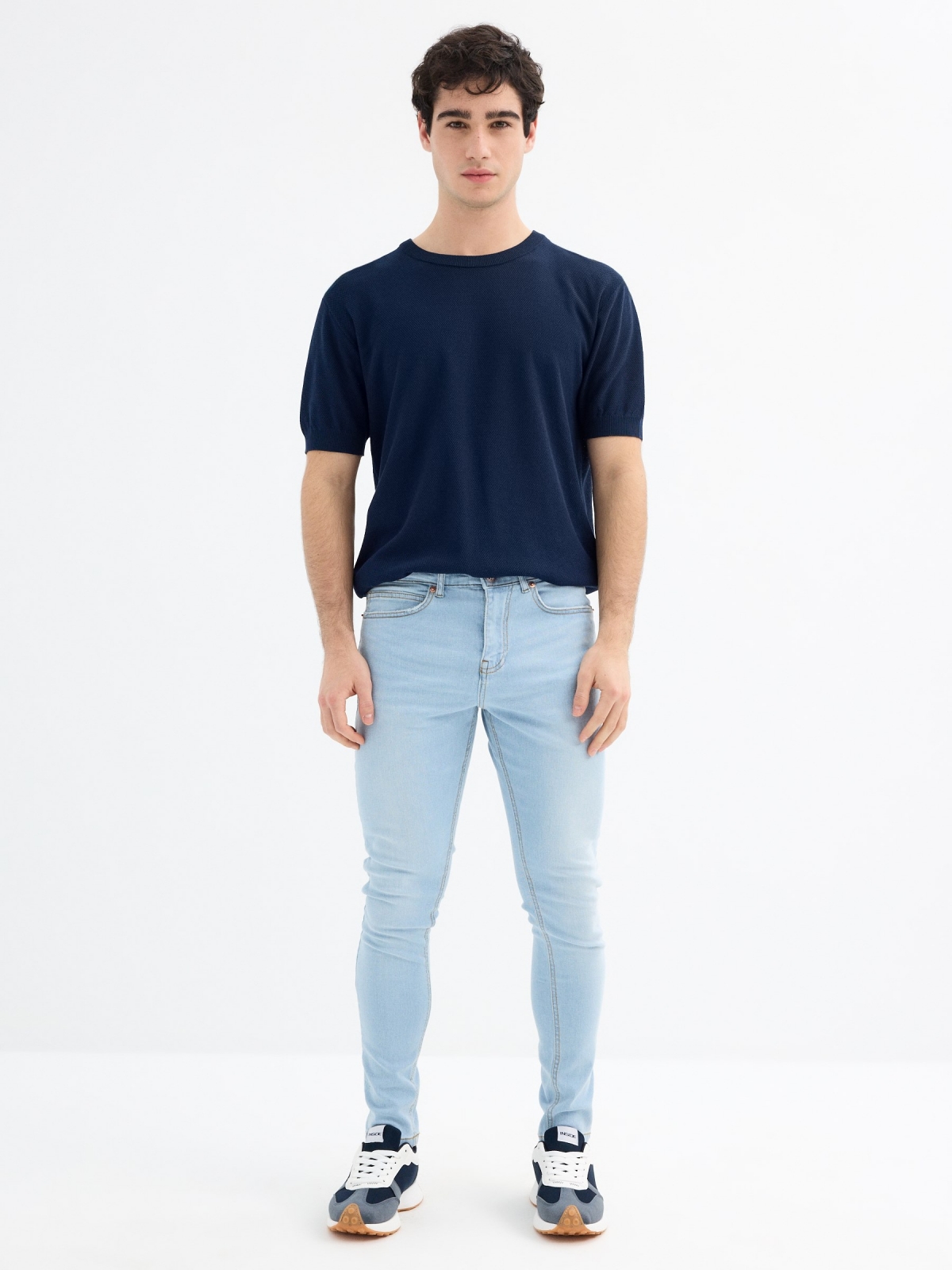 Mid-rise skinny jeans blue general front view