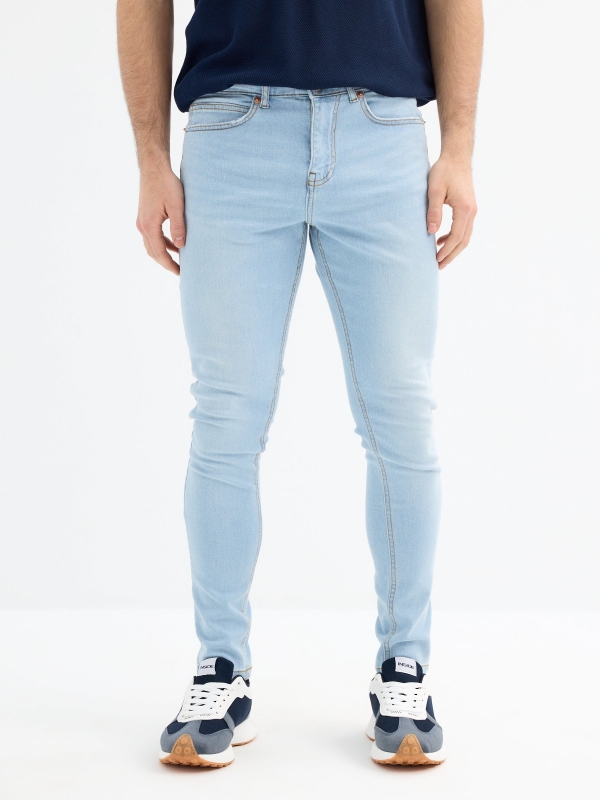 Mid-rise skinny jeans blue middle front view