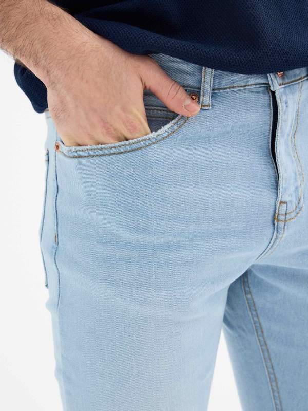 Mid-rise skinny jeans blue detail view