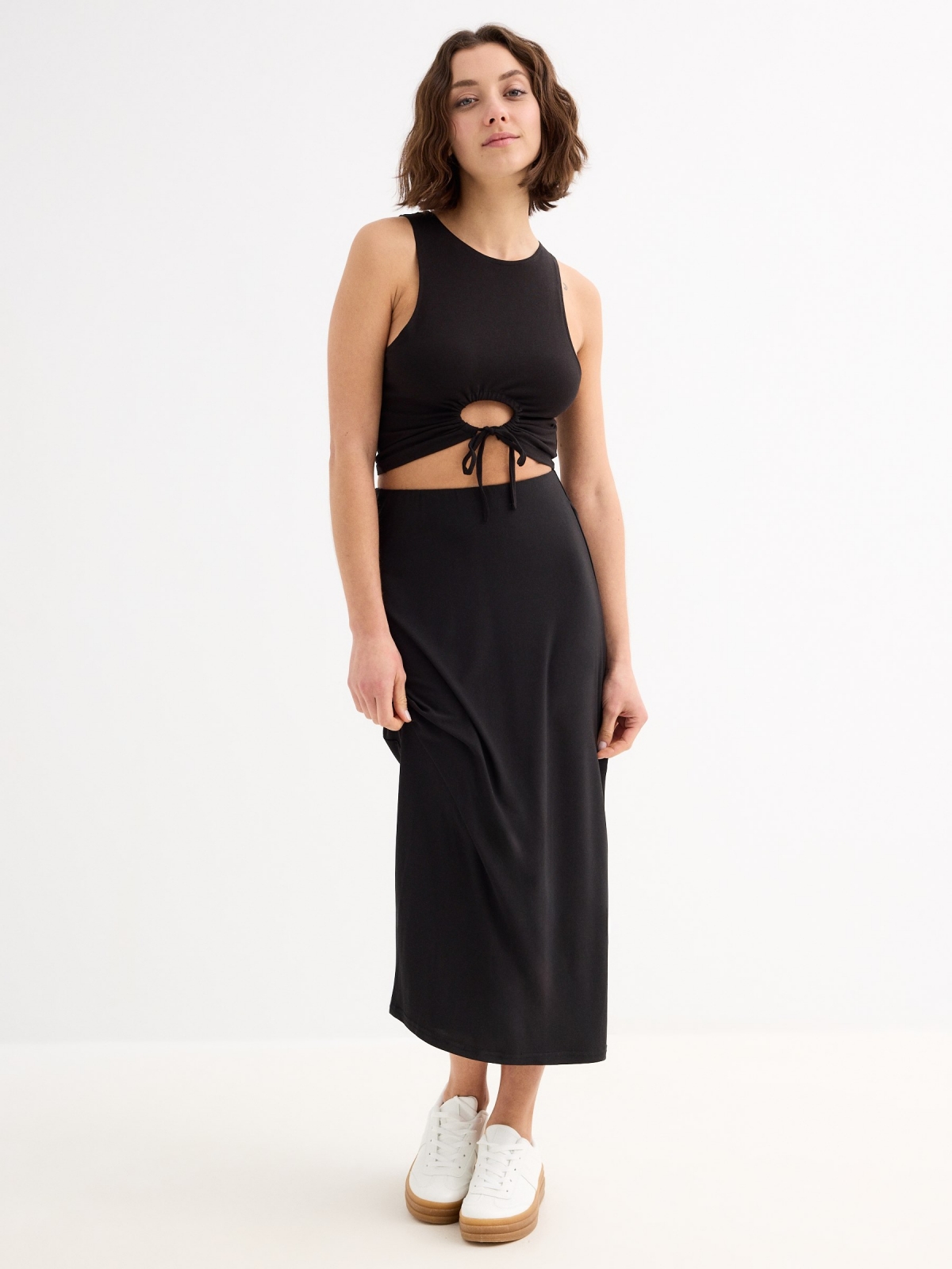 Plain midi skirt black middle front view