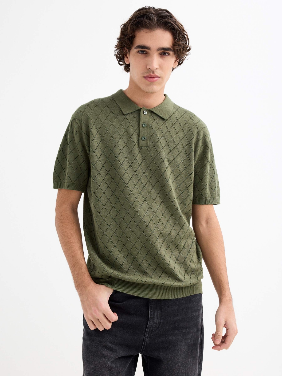 Camiseta manga curta ponto losango verde vista meia frontal