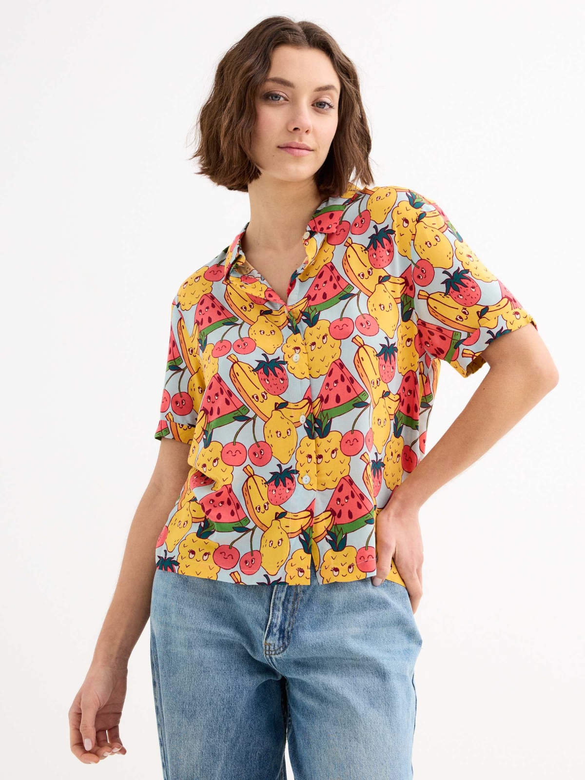 Camisa manga curta crop Frutas multicolorido vista meia frontal