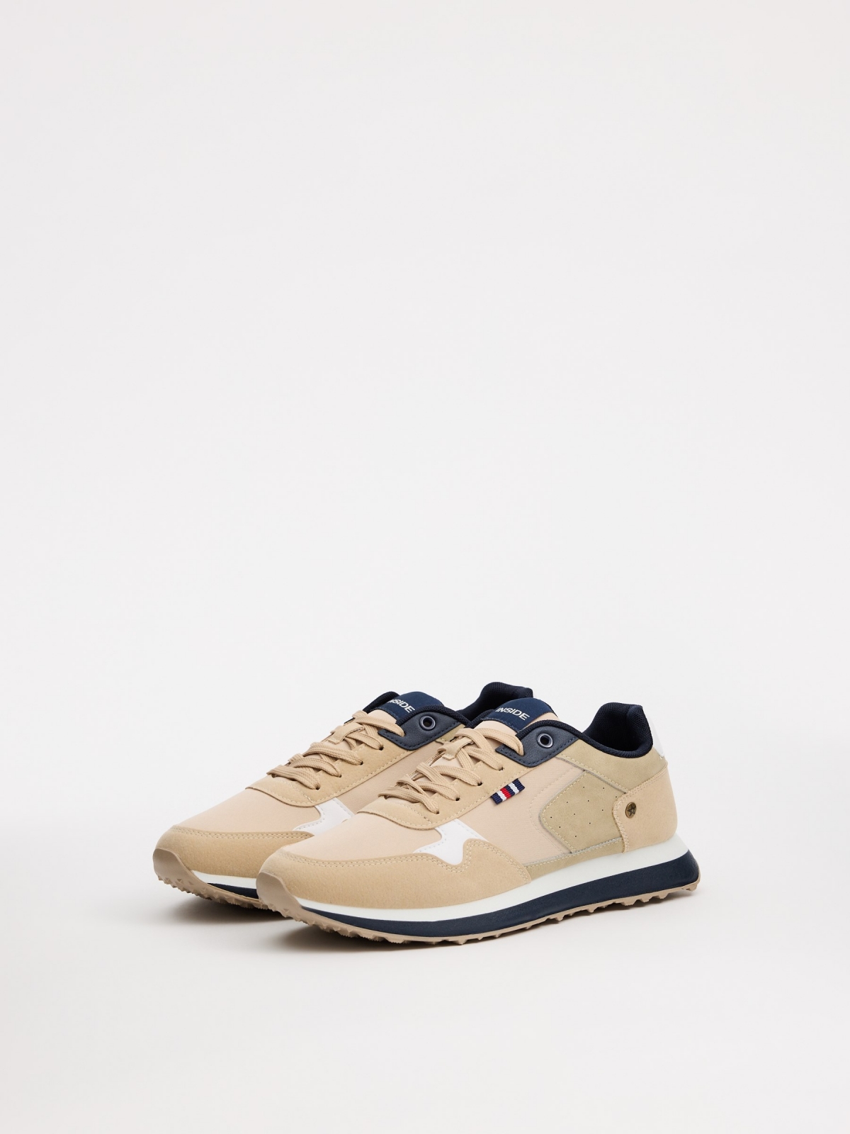 Casual low sneakers sand sand 45º front view