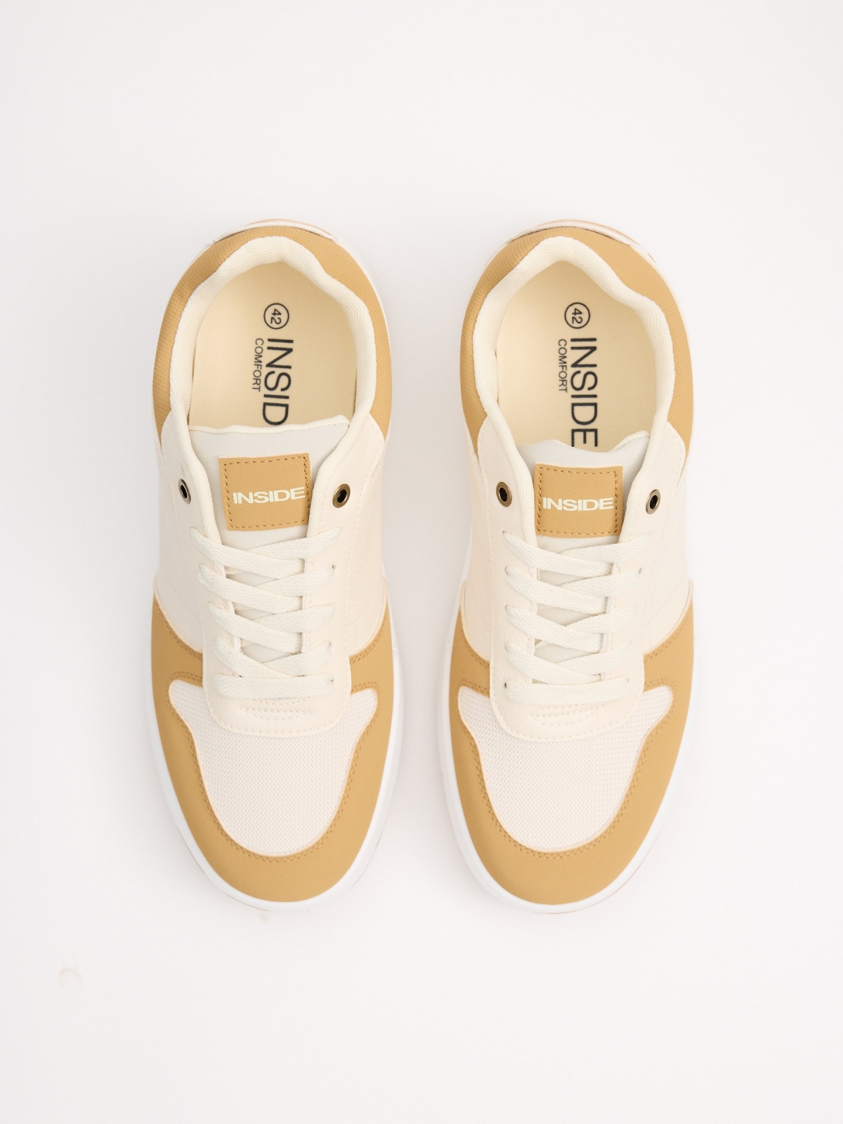 Beige skater sneaker sand zenithal view